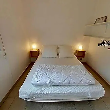 T2 A 200m De La Avec Balcon Avec Wifi *