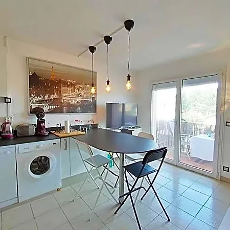 فندق T2 A 200m De La Avec Balcon Avec Wifi *