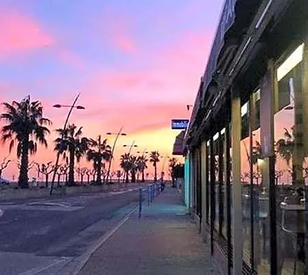 酒店 T2 A 200m De La Avec Balcon Avec Wifi