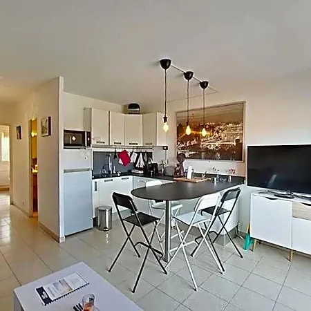 T2 A 200m De La Avec Balcon Avec Wifi فندق